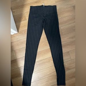 Lululemon size 6 Black vertical pinstripe leggings